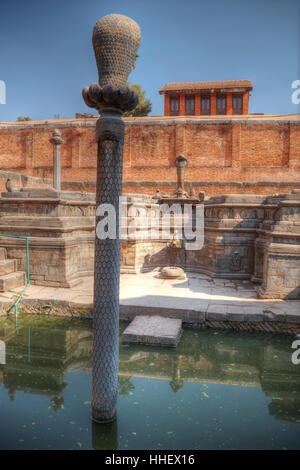 Snake Pit. la mythologie hindoue dans les réservoirs d'eau dans Bhaktapur Durbar Square , Katmandou, Népal,Asia,patrimoine de l'UNESCO Banque D'Images