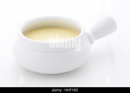 Doux, crémeux et légèrement assaisonné bisque de maïs, cette délicieuse soupe à la crème est un type de soupe épaisse semblable à New England Clam Chowder Banque D'Images