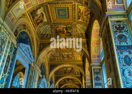 SAINT PETERSBURG, Russie - le 25 décembre 2016 : Loggia de Raphaël dans le bâtiment du Musée de l'Ermitage Banque D'Images