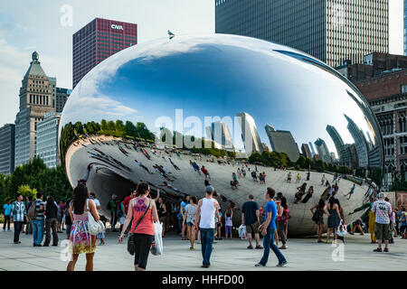 Le nuage (par Anish Kapoor), aka le bean, Millennium Park, Chicago, Illinois USA Banque D'Images