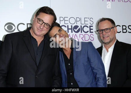 Los Angeles, CA, USA. 18 janvier, 2017. Bob Saget, Dave Coulier, John Stamos à la 42e conférence annuelle des People's Choice Awards Presse chez Microsoft Theatre de Los Angeles, Californie le 18 janvier 2017. Crédit : David Edwards/MediaPunch MediaPunch Crédit : Inc/Alamy Live News Banque D'Images