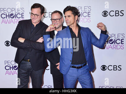 Bob Saget, Dave Coulier, John Stamos 259 arrivant au People's Choice Awards 2017 au Theatre de Los Angeles. 18 janvier, 2017. Banque D'Images