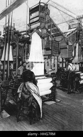 Métier Jacquard ; un métier à tisser mécanique, inventé par Joseph Marie Jacquard, démontré pour la première fois en 1801, qui simplifie le processus de fabrication des textiles aux motifs complexes tels que Brocade, damassés et cartes perforées. matelassé sur lequel le motif à être tissé a été programmé. 1885 Banque D'Images