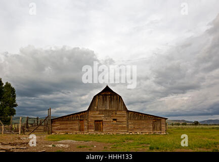 WY02087-00...WYOMING - Grange sur Mormon Row dans Antelope Appartements Région du Grand Teton National Park. Banque D'Images