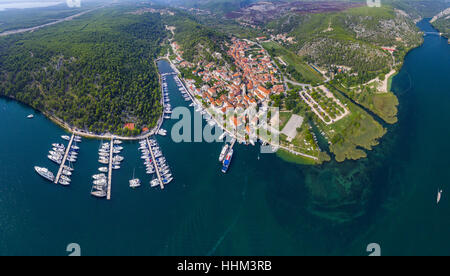 Skradin, une petite ville sur la rivière Krka, Croatie Banque D'Images