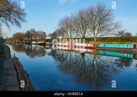 La rivière lee près de upper clapton, north london uk, en hiver Banque D'Images