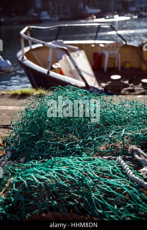 Chalutier de Bow Brixham harbour,filets, Banque D'Images