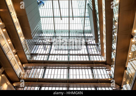 L'intérieur du nouveau Crick Institute. La Francis Crick Institute est un centre de recherche biomédicale de Londres. Banque D'Images