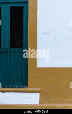 Mur de la maison colorée, Olinda, site du patrimoine mondial de l'UNESCO, de l'état de Pernambuco, Brésil, Amérique du Sud Banque D'Images