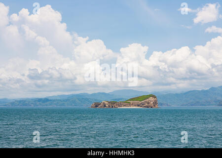 Petite île au large du Costa Rica Banque D'Images