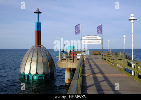 Pier avec scaphandre, Zinnowitz, Usedom, mer Baltique, Mecklembourg-Poméranie-Occidentale, Allemagne Banque D'Images