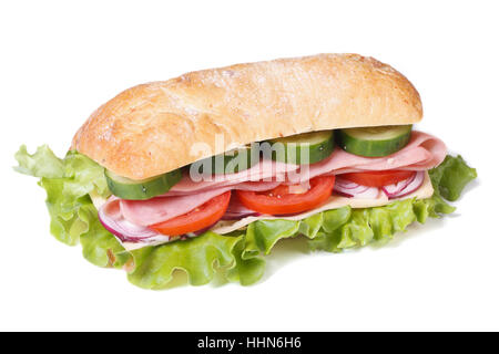 Sandwich ciabatta au jambon et légumes frais isolé sur fond blanc Banque D'Images