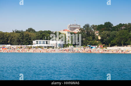 Plage publique centrale de Burgas près de Jardin de la mer, côte de la mer Noire, Bulgarie Banque D'Images