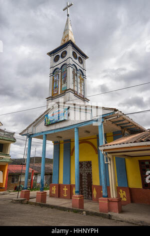 Église en bois rustique de Sigsig dont l'Équateur Banque D'Images