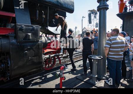 Warszawa, Pologne - le 28 avril 2012 Défilé des locomotives de chemin de fer à Warszawa dans l'ouest de la Pologne. Banque D'Images