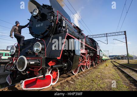 Warszawa, Pologne - le 28 avril 2012 Défilé des locomotives de chemin de fer à Warszawa dans l'ouest de la Pologne. Banque D'Images