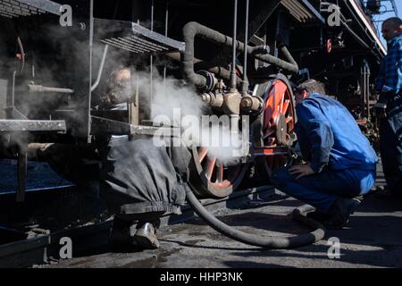 Warszawa, Pologne - le 28 avril 2012 Défilé des locomotives de chemin de fer à Warszawa dans l'ouest de la Pologne. Banque D'Images