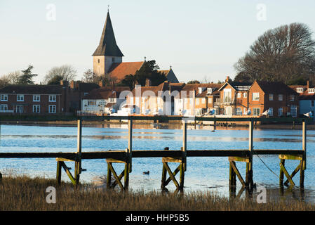 Vue de Bosham Church village et sur un gel après-midi d'hiver, Bosham, West Sussex, Angleterre Banque D'Images