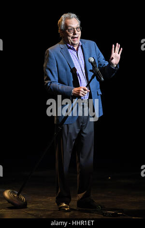 Coral Springs FL, USA. 19 Jan, 2017. Lewis Black fonctionne à Coral Springs Centre pour les arts le 19 janvier 2017 à Coral Springs, en Floride. Credit : Mpi04/media/Alamy Punch Live News Banque D'Images