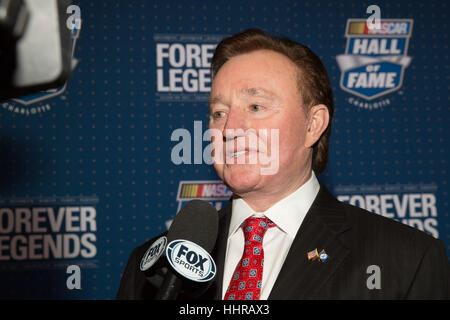 Charlotte, USA. 20 Jan, 2017. Richard Childress sur le tapis rouge à la NASCAR Hall of Fame de la cérémonie, à Charlotte, Caroline du Nord Richard Childress, Rick Hendrick, Mark Martin, Raymond Parks, et Benny Parsons ont été intronisées au Temple de la renommée. Crédit : Jason Walle/ZUMA/Alamy Fil Live News Banque D'Images