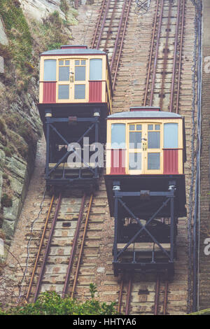 La falaise East Hill Railway cable ascenseur funiculaire à Hastings sur une froide journée d'hiver Banque D'Images