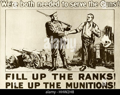 Affiche de recrutement pour l'armée britannique dans la Première Guerre mondiale, 1915. Soldat caractéristiques serrant la main d'un employé d'usine avec slogan : "Nous sommes tous deux nécessaires pour servir les canons ! Remplir les rangs ! Entasser les munitions !' Banque D'Images