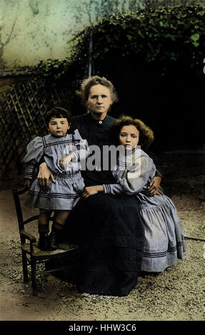 Marie Curie avec ses filles Irène et Ève, 1908. MC : Polish-physicien français né et pionnier de la radioactivité, 7 novembre Banque D'Images