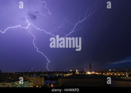 Wien, Vienne : gros orage sur le centre ville de Vienne, 22, Wien, Autriche. Banque D'Images