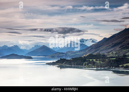 Vue panoramique sur le lac et les montagnes, Glenorchy, ile sud Nouvelle Zelande Banque D'Images