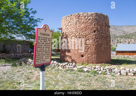 Torreon, construit en 1850, pour se prémunir contre les attaques des Amérindiens, Lincoln, NM Banque D'Images