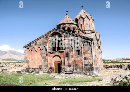 La façade monastère restauré du cinquième siècle Ohanavank Banque D'Images