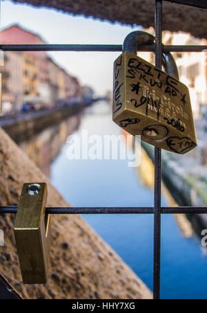 Milano Navigli love locks Banque D'Images