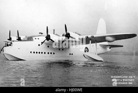 SHORT Sunderland Mk V avec des moteurs Pratt & Whitney en novembre 1944. PP105 codée. Ministère de l'air photo. Banque D'Images
