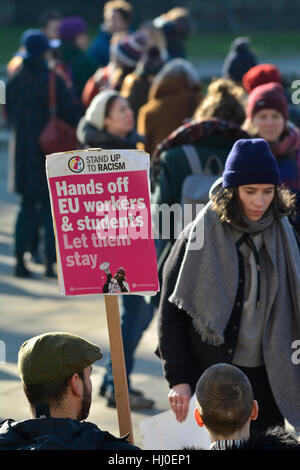 Bristol, Royaume-Uni. 21 Jan, 2017. Bristol, Royaume-Uni les foules de manifestants vu sur College Green . Retour Bretagne marché ouvert. Robert Timoney/AlamyLiveNews Banque D'Images