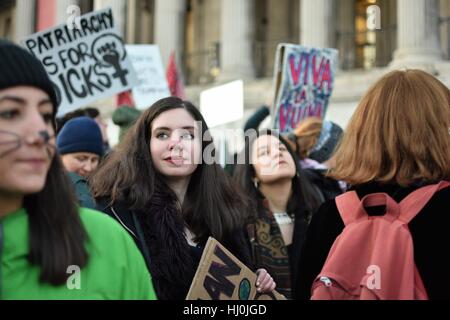 Londres, Royaume-Uni. 21 janvier, 2017. Inscrivez-vous 100 000 Londres Marche des femmes pour protester contre crédit : Pietro Recchia/Alamy Live News Banque D'Images