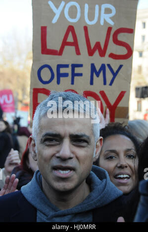 Londres, Royaume-Uni. 21 Jan, 2017. Le maire de Londres Sadiq Khan, Londres se joint à la Marche des femmes contre les comportements sexistes du président américain, Donald Trump Crédit : Dario Earl/Alamy Live News Banque D'Images