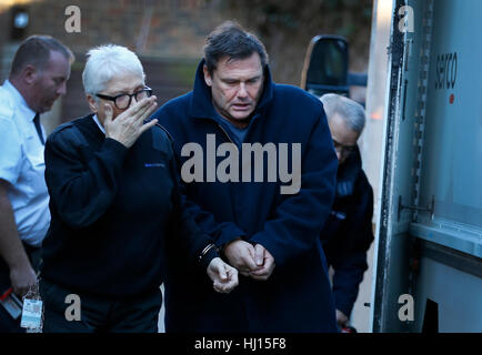 Robert Trigg arrive en détention à Lewes Crown Court en Angleterre pour le procès. Banque D'Images