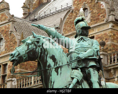 Statue du Roi Charles X Gustave en face du musée nordique (Nordiska museet) à Stockholm, Suède Banque D'Images