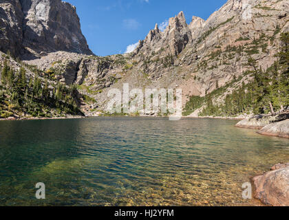 Le lac Emerald, dans le domaine de la Gorge de Tyndall, Rocky Mountain National Park, près de Estes Park, Colorado. Banque D'Images