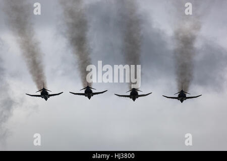 4 German Air Force voler près de l'autre fantôme à Wittmund Air Base, Allemagne. Banque D'Images