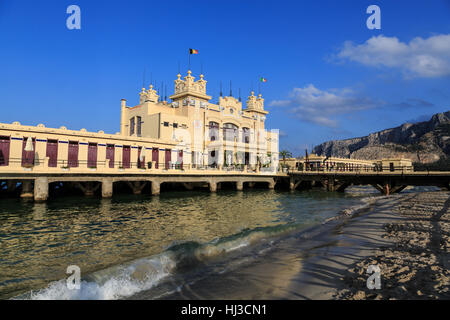 Antico Stabilimento Balneare, Mondello, Palerme, Sicile, Italie, Europe Banque D'Images