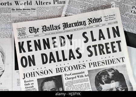 Première page du Dallas Morning News (réplique) le 23 novembre 1963 la déclaration nouvelle de l'assassinat de John F Kennedy le 22 nov. Banque D'Images