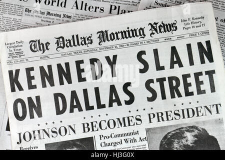 Première page du Dallas Morning News (réplique) le 23 novembre 1963 la déclaration nouvelle de l'assassinat de John F Kennedy le 22 nov. Banque D'Images