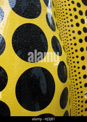 Yayoi Kusama's citrouille jaune détail, au Victoria Miro Art Gallery de Londres. 25 juillet 2009. Banque D'Images