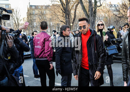 Paris, France. 21 Jan, 2017. Lewis Hamilton est vu en arrivant chez Dior Fashion Show au cours de la Fashion Week de Paris Crédit : Gaetano Piazzolla/Pacific Press/Alamy Live News Banque D'Images