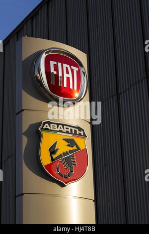 PRAGUE, RÉPUBLIQUE TCHÈQUE - le 20 janvier : Fiat et Abarth logo de l'entreprise bâtiment concessionnaire Banque D'Images