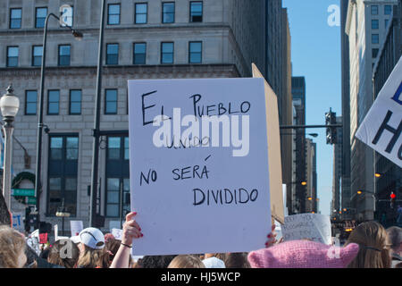 Chicago, Illinois, USA. 21 janvier, 2017. Signes de Chicago, Illinois USA Women's Mars et Rallye. Le 21 janvier 2017 Credit : Gregory Slocum/Alamy Live News Banque D'Images