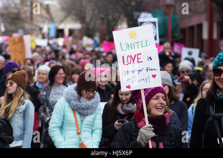 Marche des femmes à Victoria (C.-B.), le premier jour de la présidence d'Atout Banque D'Images