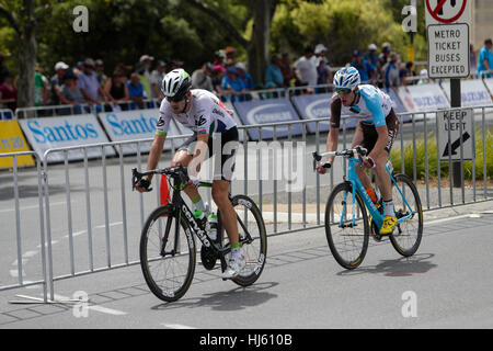 Adélaïde, Australie. Être en sécurité Voir MAC Étape 6 circuit City, Santos Tour Down Under, 22 janvier 2017. Crédit : Peter Mundy/Alamy Live News Banque D'Images