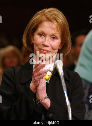 Photos de fichier : New York, USA. 25 Jan, 2017. **PHOTOS** Fichier icône TV Mary Tyler Moore est décédé le mercredi après avoir été hospitalisé à New York. Elle a été 80. Credit : ZUMA Press, Inc./Alamy Live News Banque D'Images